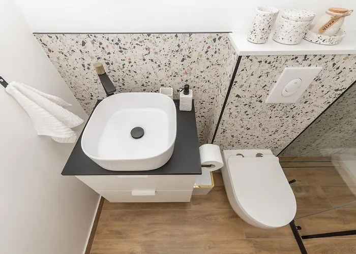 Bianco, Near Beach, Free Parking, Wi-fi Appartamento *