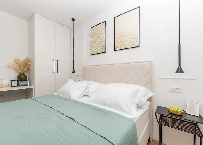 Appartamento Bianco, Near Beach, Free Parking, Wi-fi Makarska