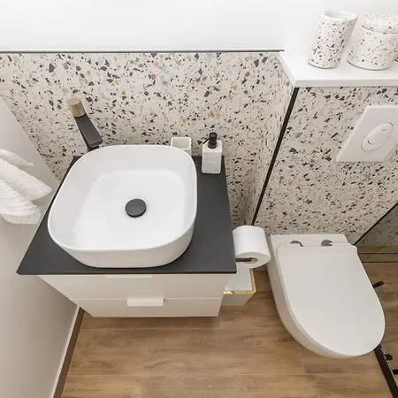 Bianco, Near Beach, Free Parking, Wi-fi Apartament *