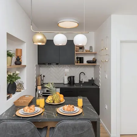 Apartament Bianco, Near Beach, Free Parking, Wi-fi