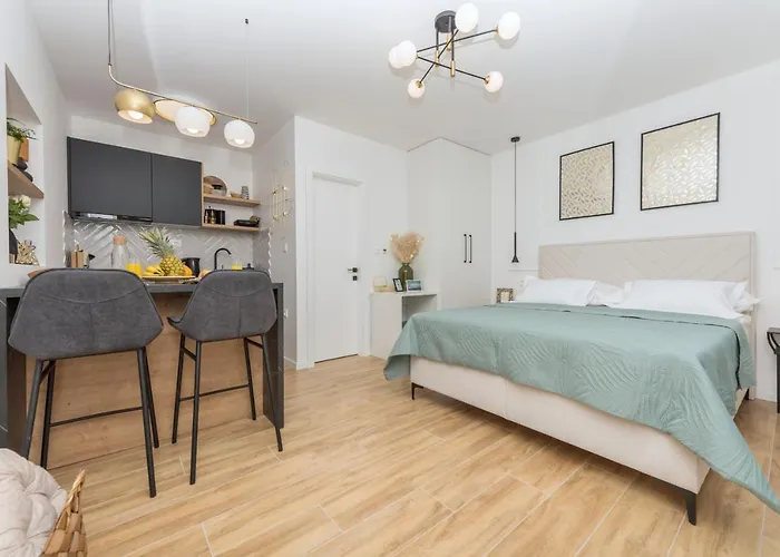 Apartman Bianco, Near Beach, Free Parking, Wi-fi *