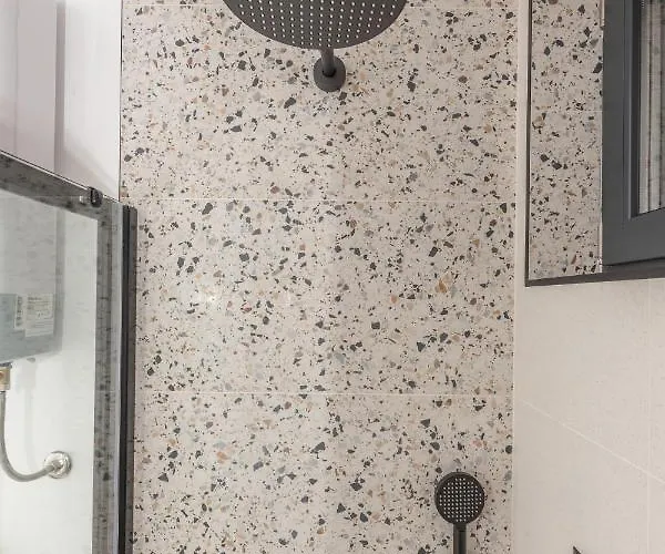 Apartman Bianco, Near Beach, Free Parking, Wi-fi Makarska